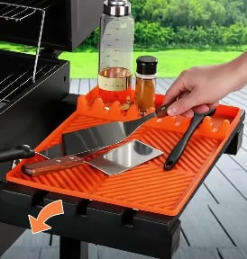 🍖Blackstone Grill Side Shelf Mat – Silicone Grease-Proof Tool Holder with Raised Edges & Storage Strap