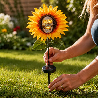 🌻🌻 Solar Sunflower Skull Stake Light - Illuminate Your Halloween with Spooky Charm!