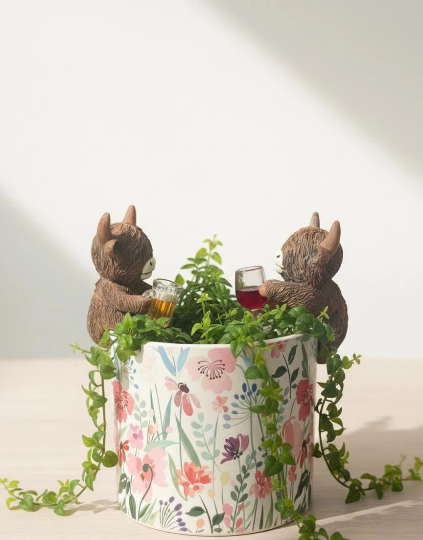 🐂Highland Cow Pot Hangers, Resin Garden Decor, Beer & Wine Sitting Cow Plant Hangers, Cute Planter Rim Pendent Figurines
