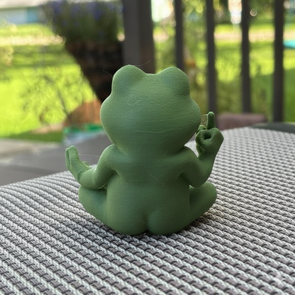 🐸🐸 The Meditative Frog Menace – 3D Printed Sculpture