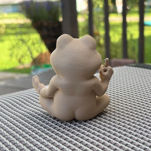 🐸🐸 The Meditative Frog Menace – 3D Printed Sculpture